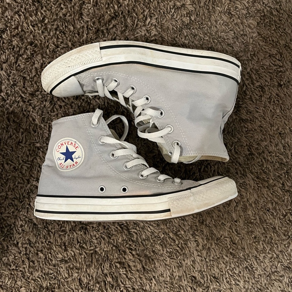 COPY - Light Grey High Top Converse (Men’s 6/Women’s 8)